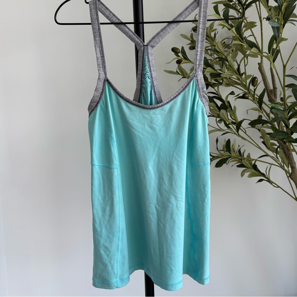 • [Lululemon] Racerback Top •